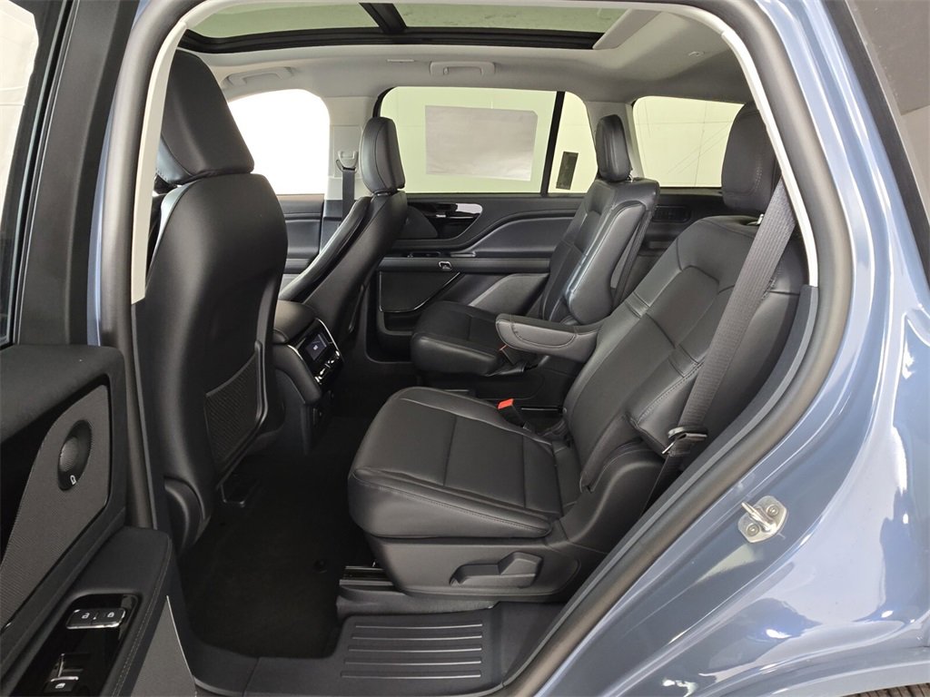 New 2025 Lincoln Aviator 2WD w/ Jet Appearance Package image 7