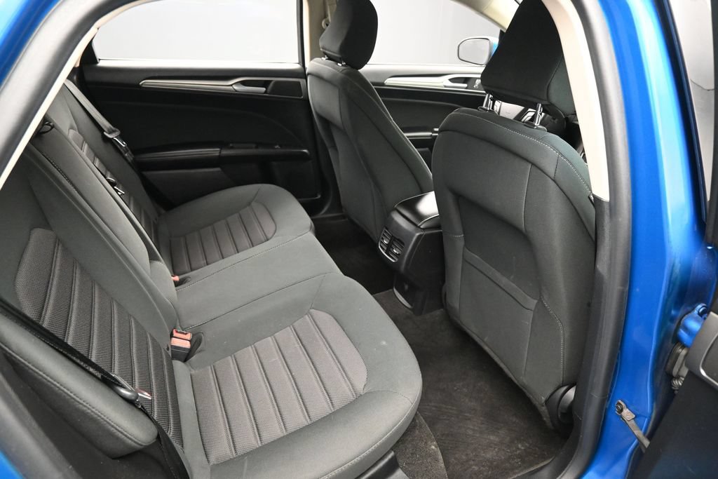Used 2020 Ford Fusion SE FWD image 31