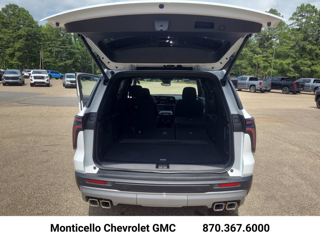 New 2026 Chevrolet Traverse LT w/ Sun and Wheel Package FWD image 27