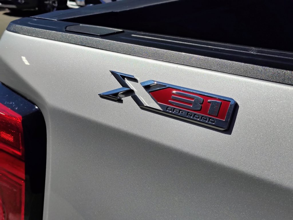 Certified 2022 GMC Sierra 1500 SLT w/ SLT Premium Package AWD/4WD image 17