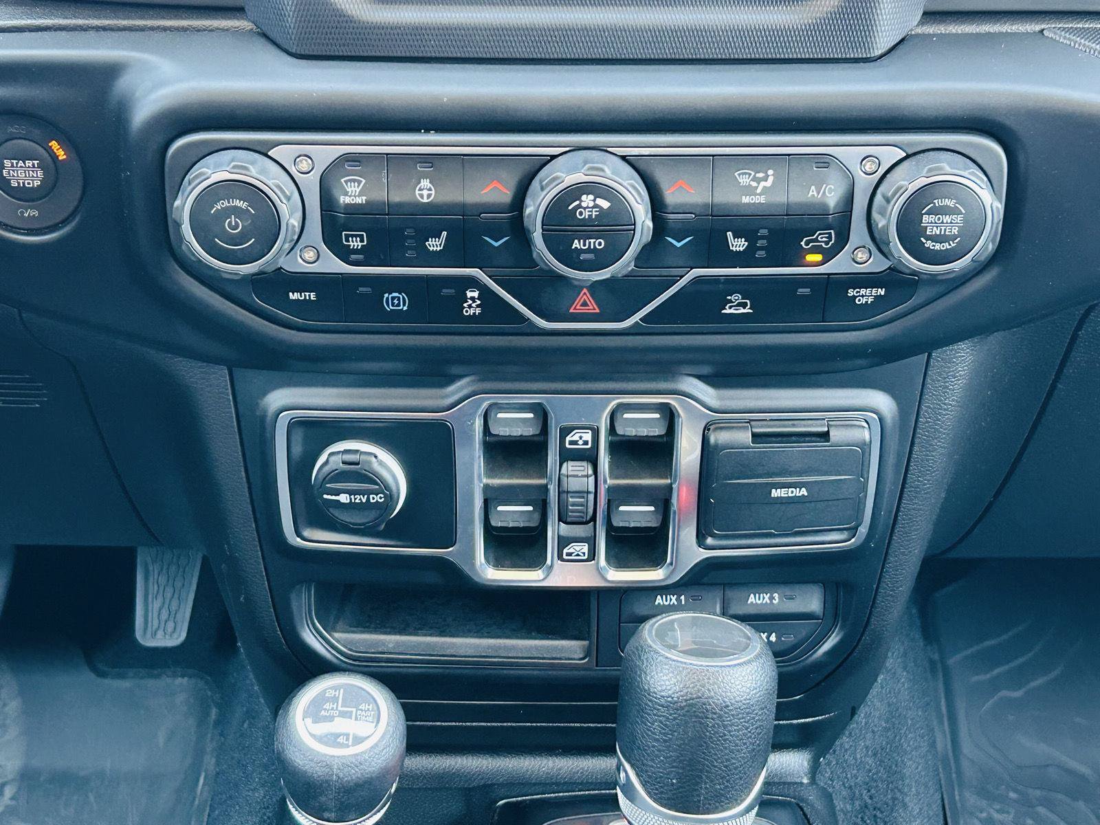 Used 2023 Jeep Wrangler Unlimited w/ Cold Weather Group AWD/4WD image 18