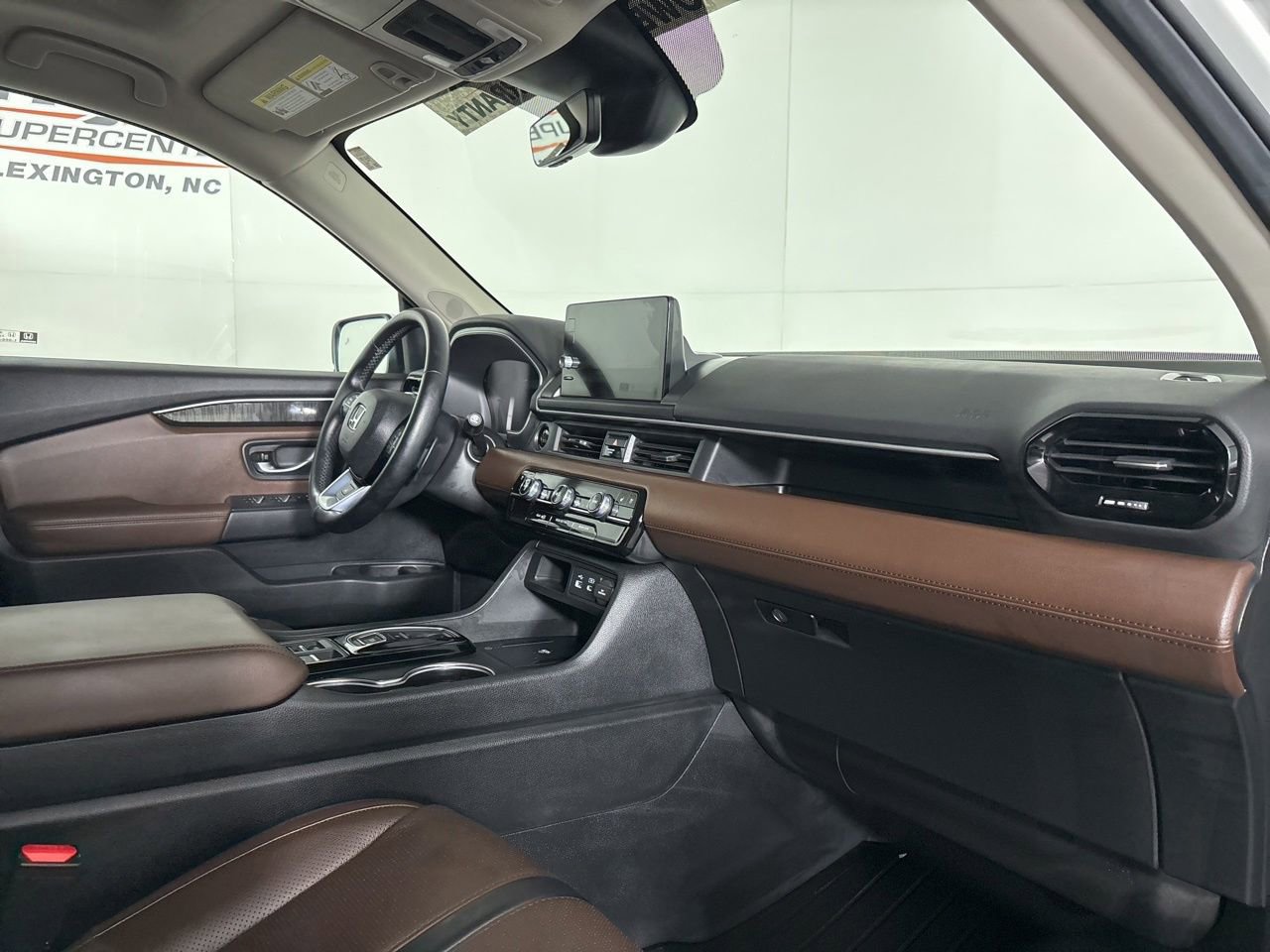 Used 2025 Honda Pilot Elite image 33