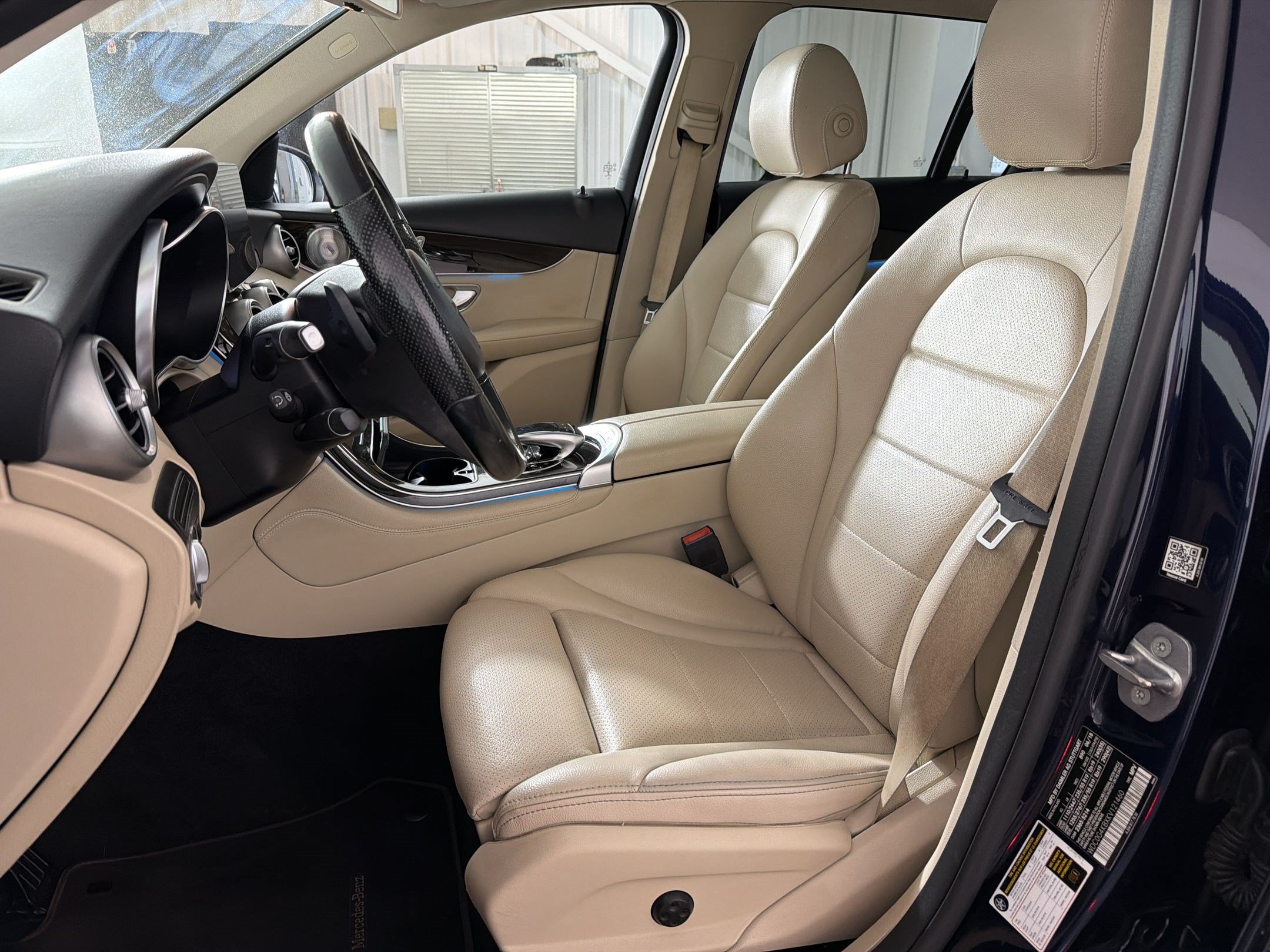 Used 2019 Mercedes-Benz GLC 300 4MATIC image 5