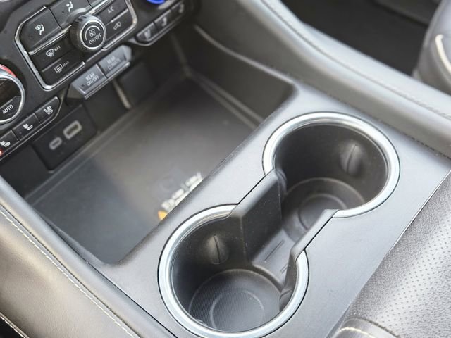 Used 2023 Chevrolet Suburban Premier image 25