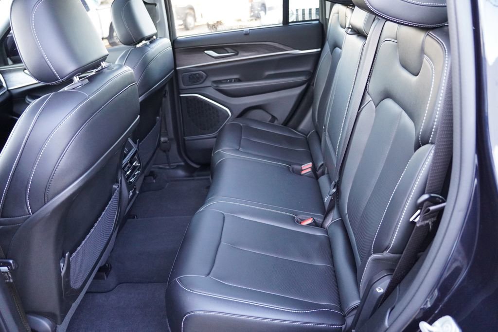 Used 2023 Jeep Grand Cherokee 30th Anniversary image 18