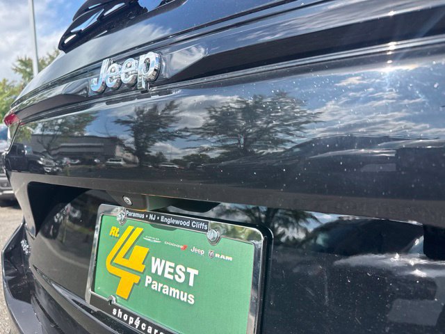 Used 2023 Jeep Grand Cherokee Limited AWD/4WD image 13