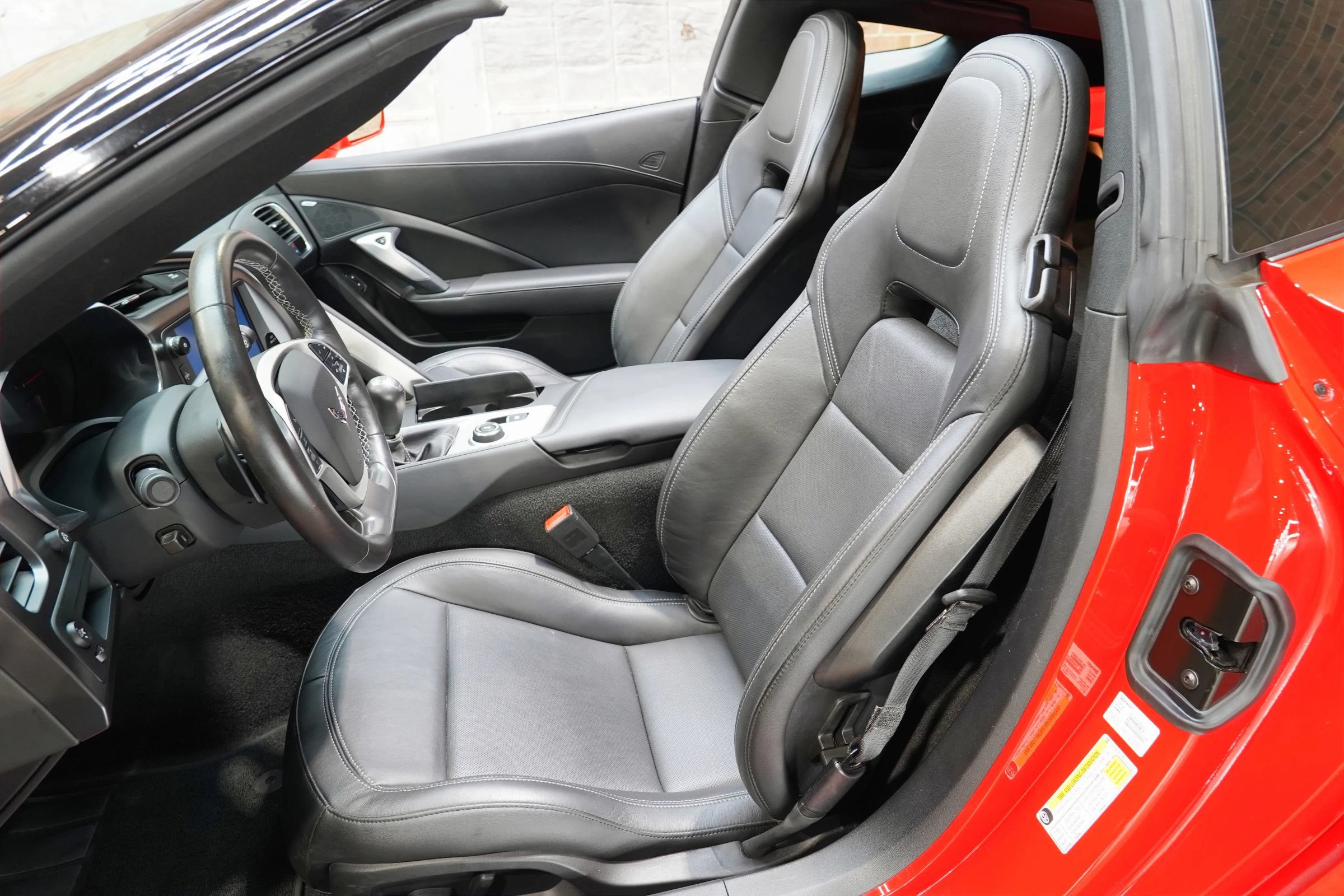 Used 2019 Chevrolet Corvette Stingray Coupe w/ Carbon Flash Badge Package RWD image 44