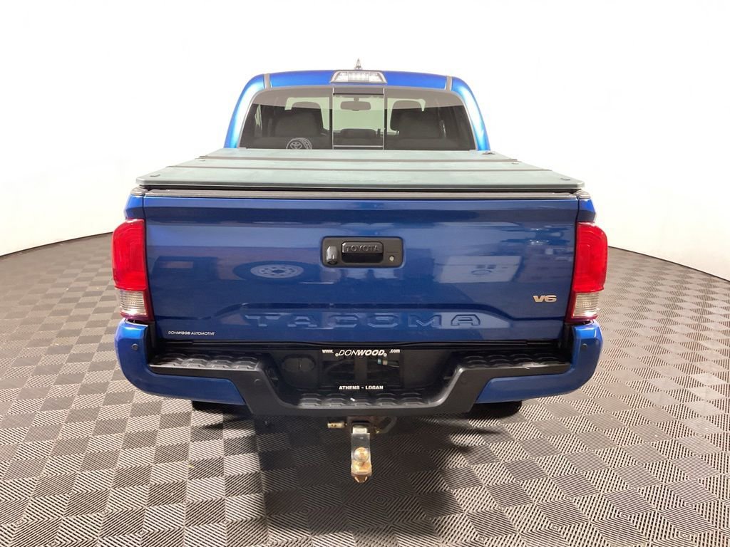 Used 2017 Toyota Tacoma TRD Sport w/ Premium & Technology Package AWD/4WD image 16