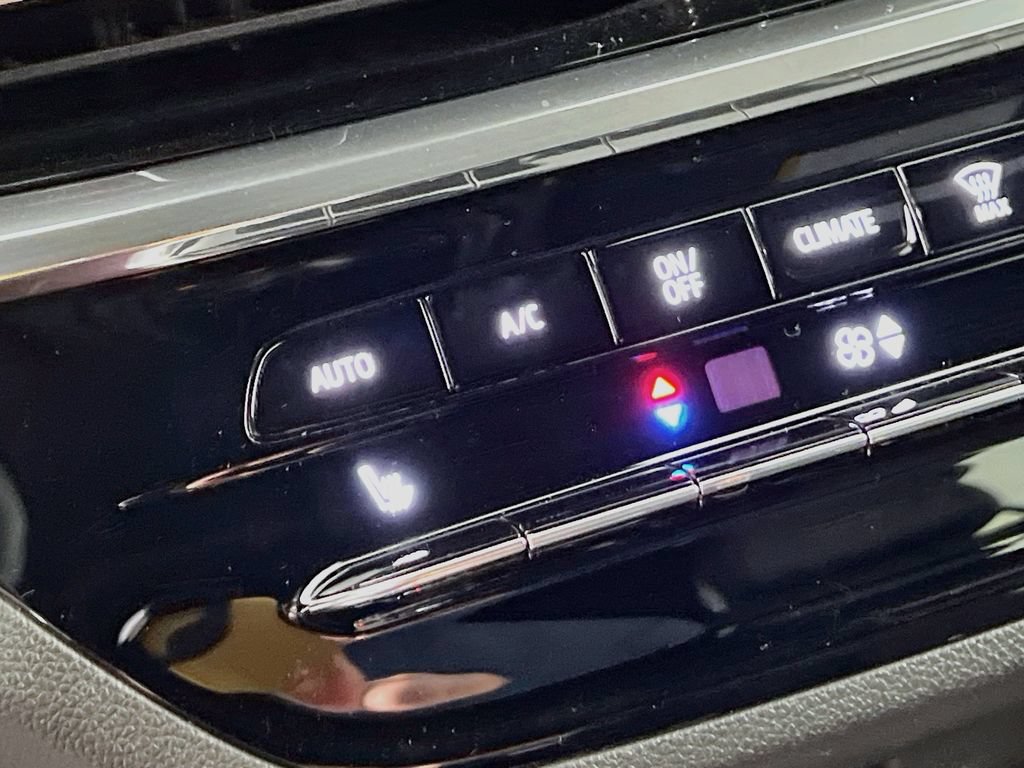 New 2025 Buick Envista Sport Touring FWD image 17