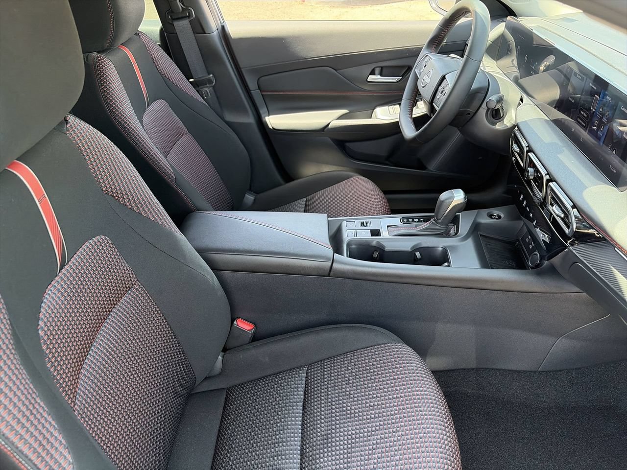 Used 2026 Nissan Sentra SR w/ Floor Mat Package FWD image 11