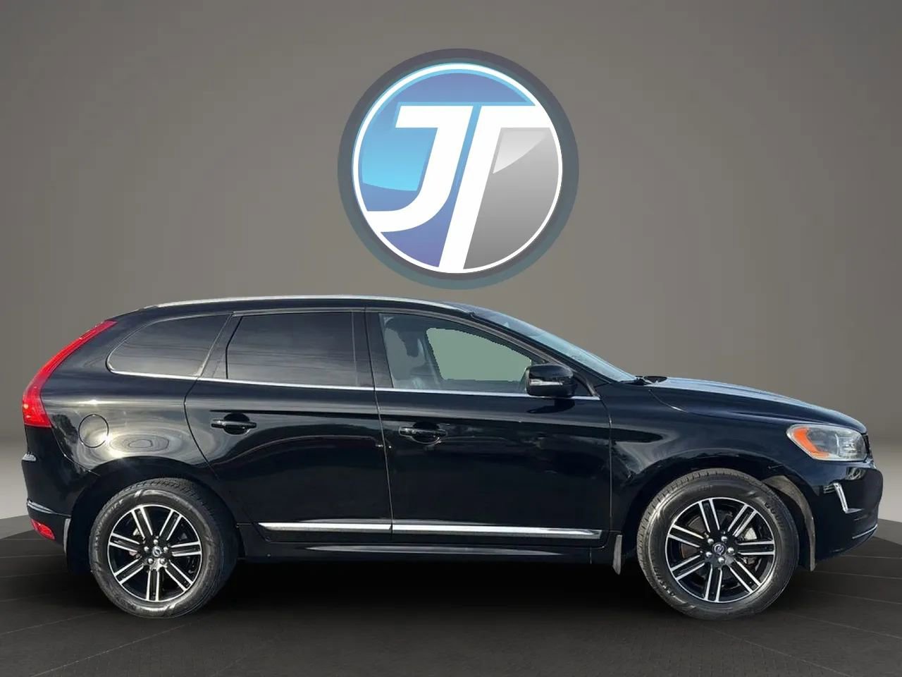 Used 2016 Volvo XC60 T6 Platinum image 7