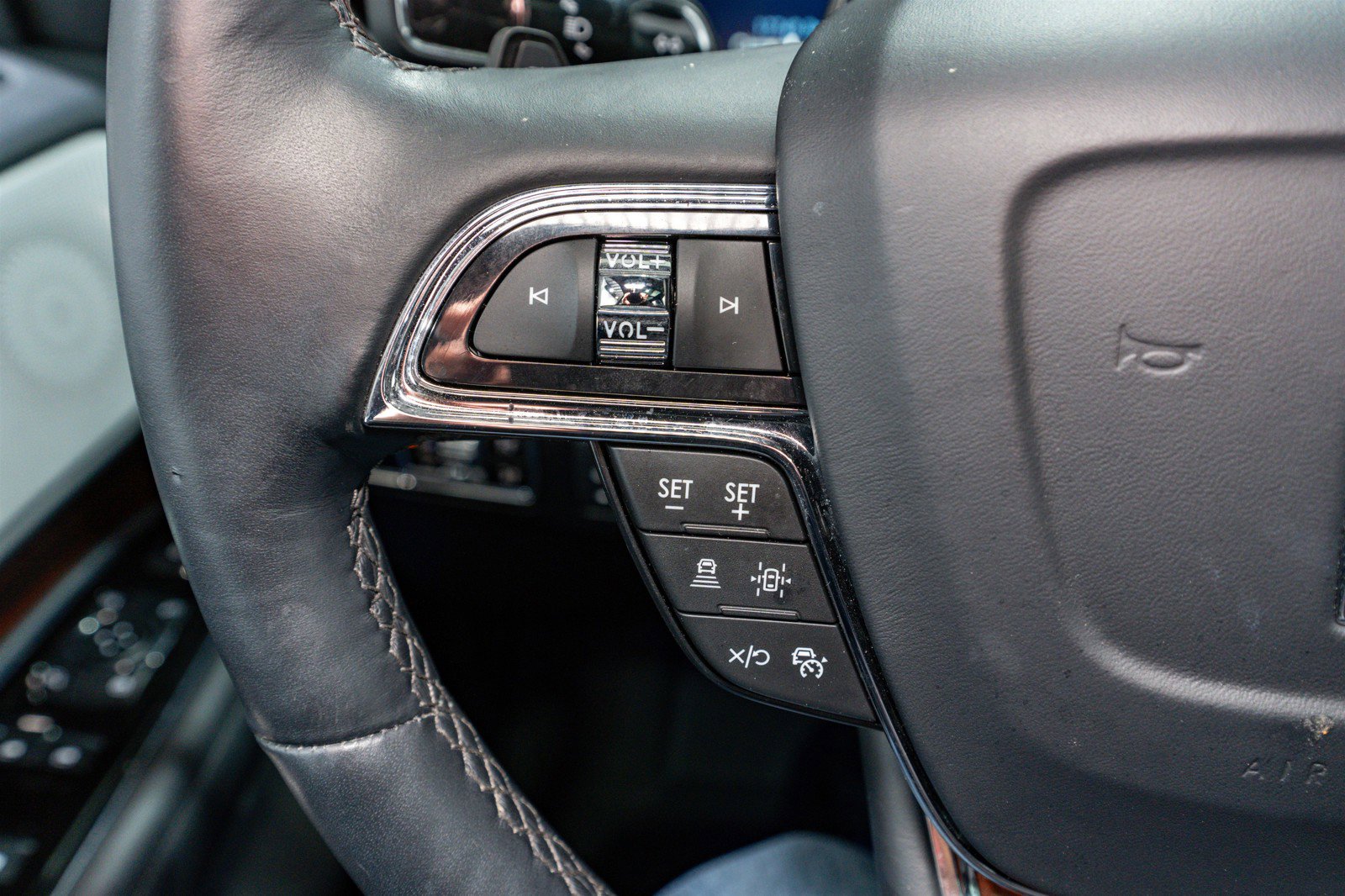 Used 2024 Lincoln Navigator Reserve w/ Equipment Group 201A image 28