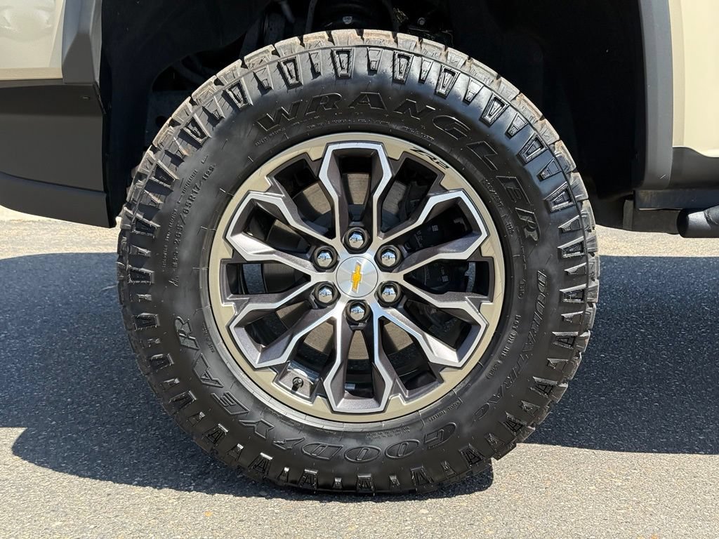 Used 2022 Chevrolet Colorado ZR2 AWD/4WD image 15