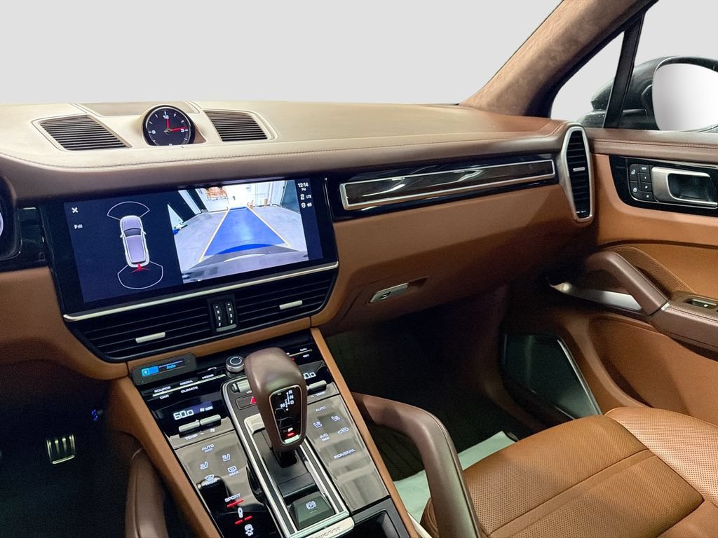 Certified 2023 Porsche Cayenne Turbo AWD/4WD image 25