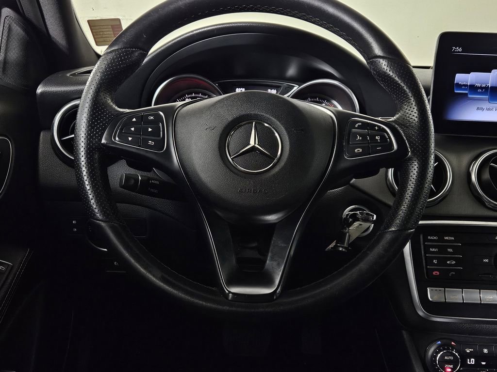 Used 2020 Mercedes-Benz GLA 250 4MATIC w/ Premium Package image 18
