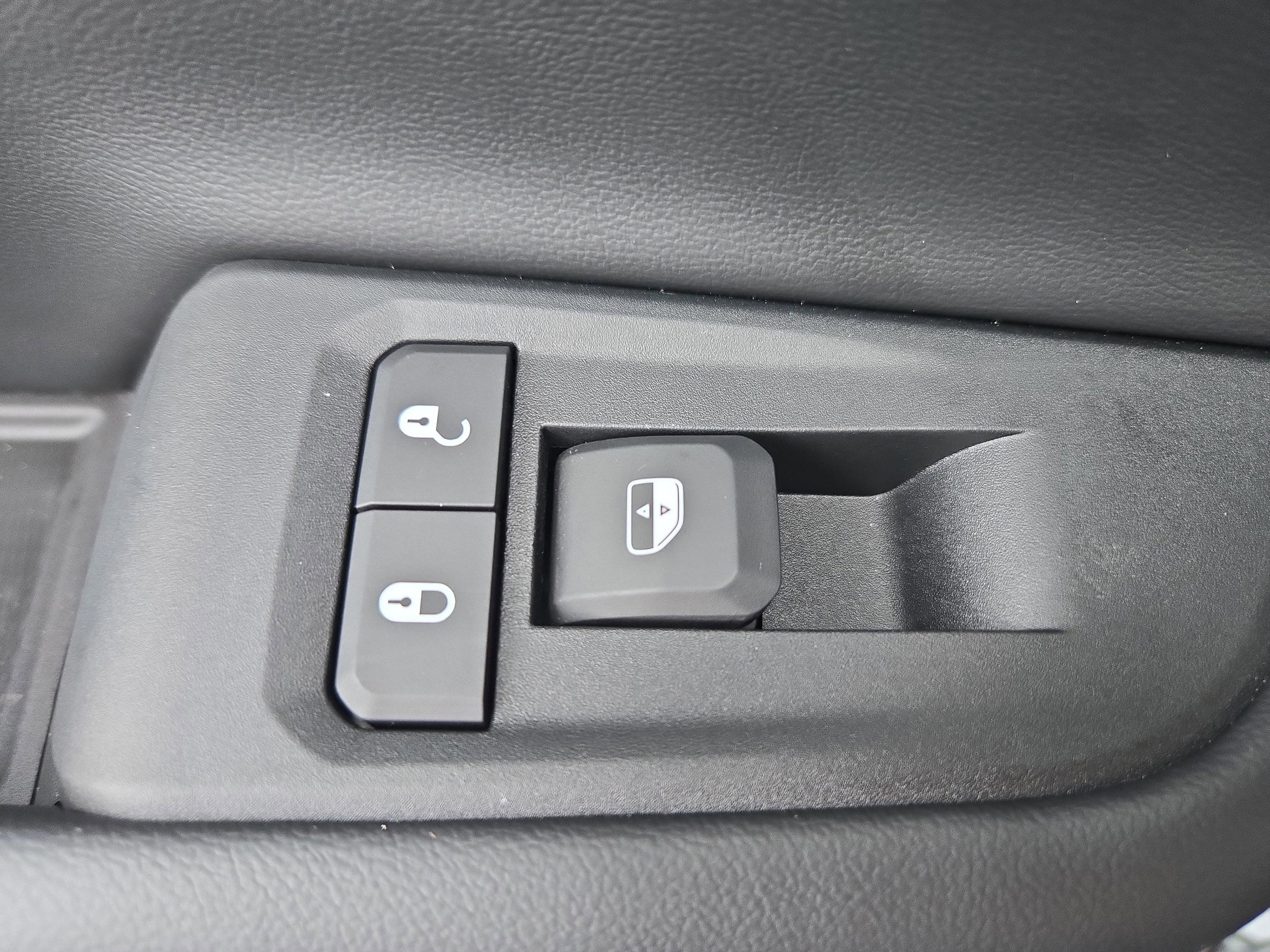 New 2025 Jeep Grand Cherokee L Altitude image 98