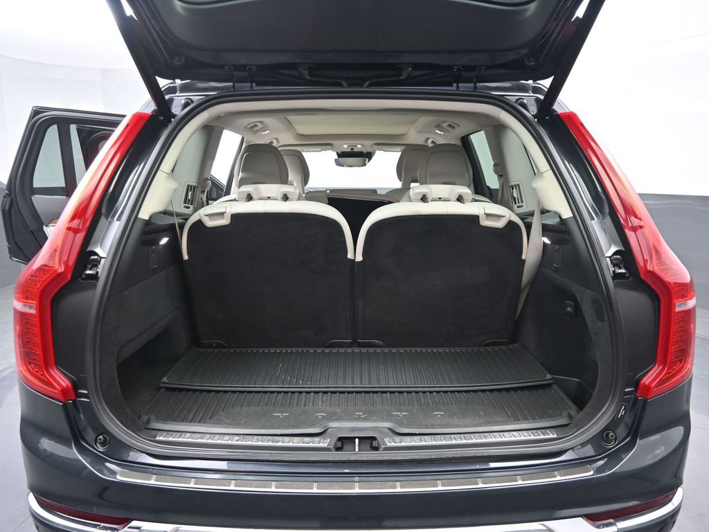 Used 2021 Volvo XC90 T8 Inscription Expression w/ Protection Package Premier image 12