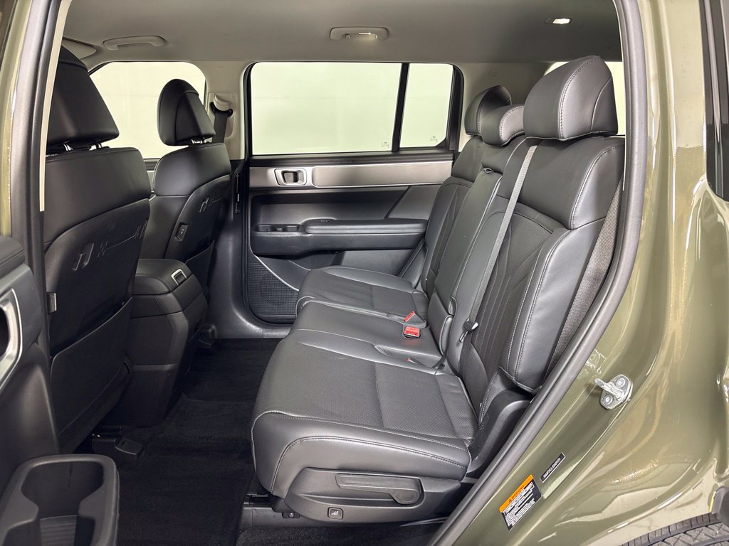 Used 2025 Hyundai Santa Fe SEL FWD image 19