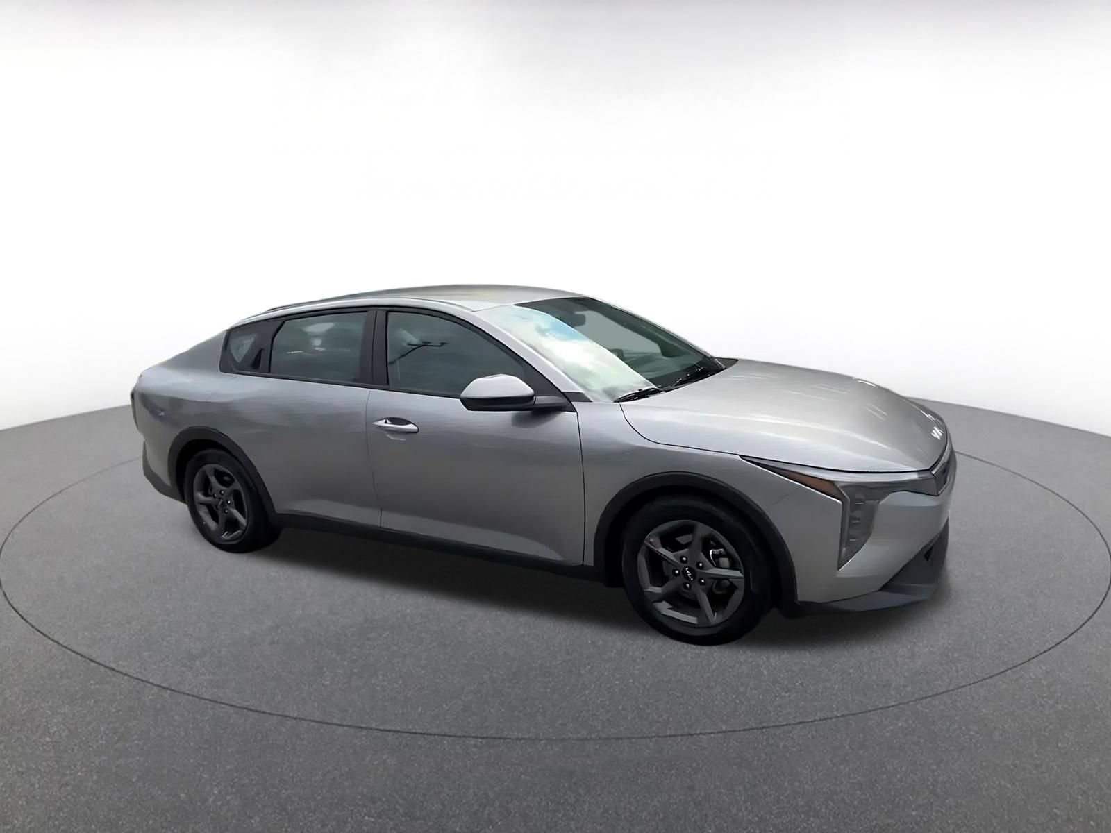 Used 2025 Kia K4 FWD image 2