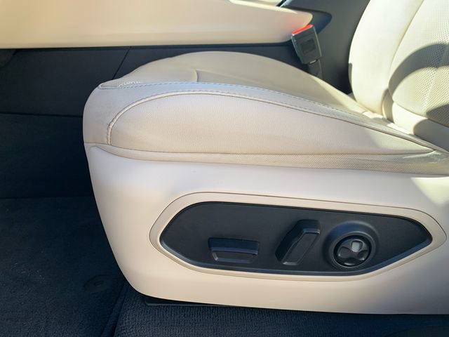 Used 2023 Jeep Grand Cherokee Limited w/ Luxury Tech Group II image 39