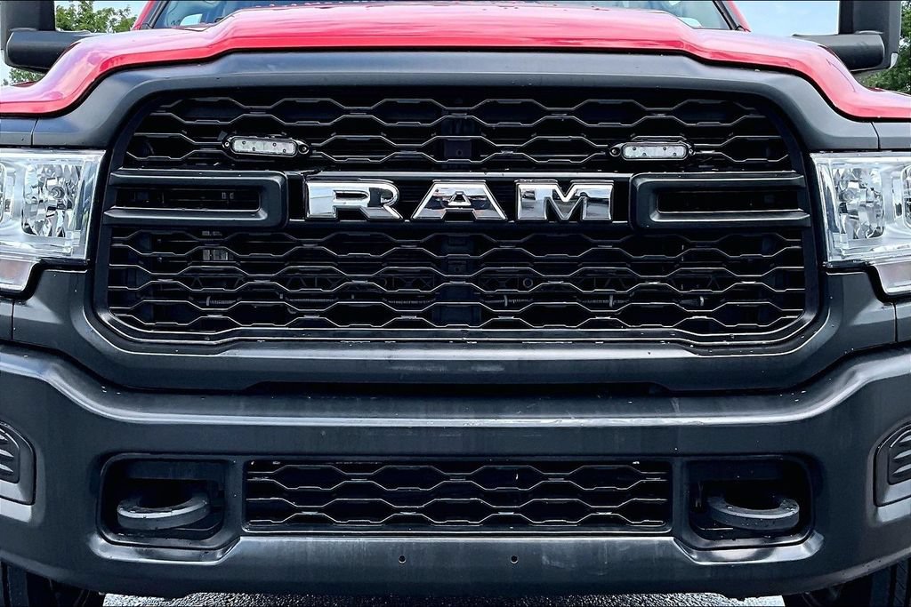 Used 2020 RAM 5500 Tradesman AWD/4WD image 32