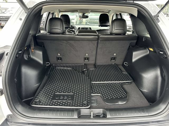Used 2019 Jeep Cherokee Latitude Plus w/ Comfort/Convenience Group AWD/4WD image 22