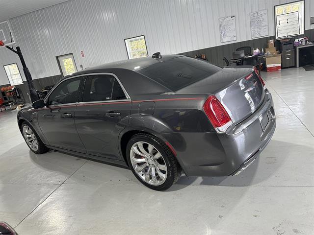 Used 2019 Chrysler 300 Touring L w/ Quick Order Package 22F image 5