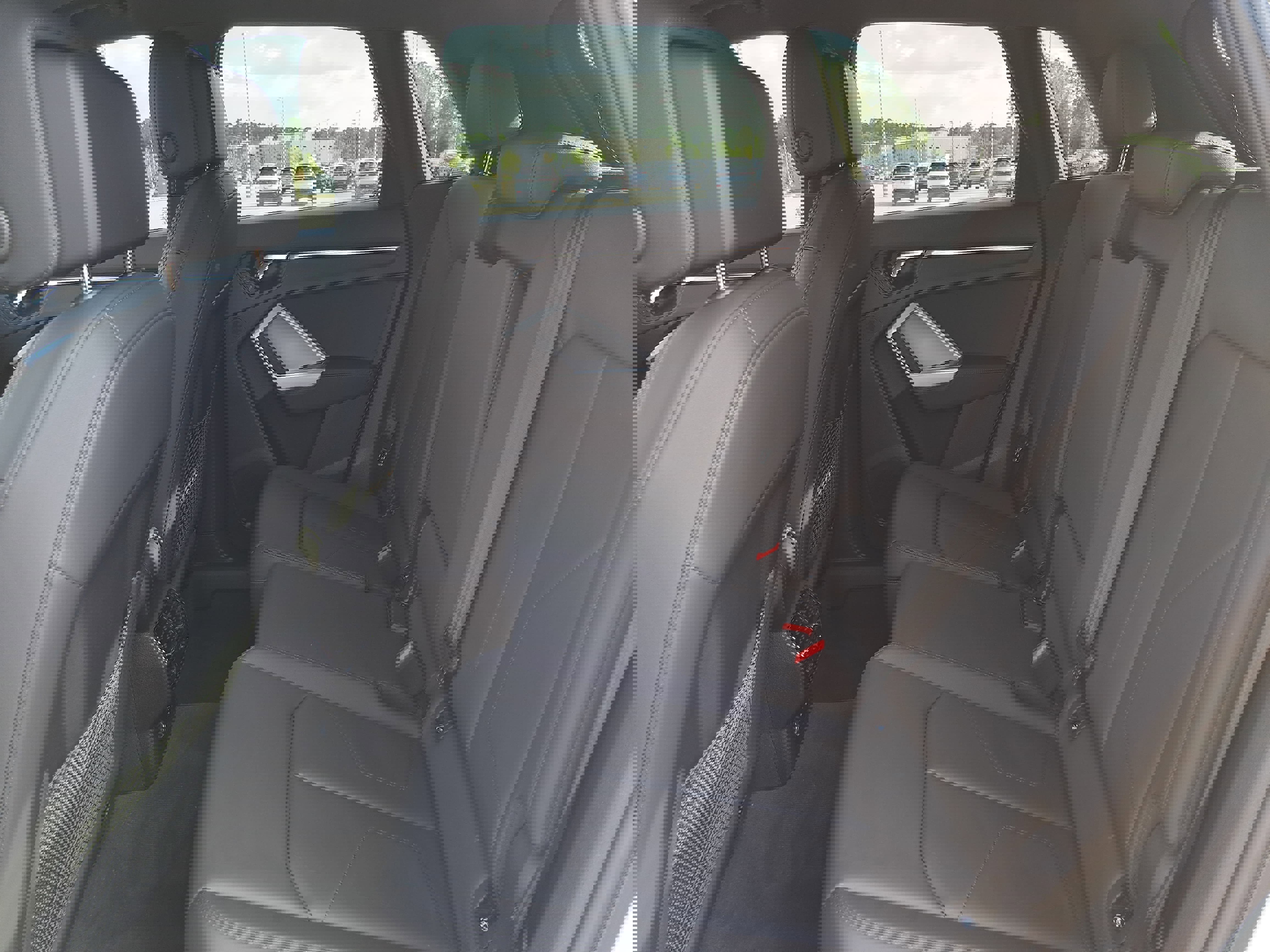 Used 2024 Audi Q3 2.0T Premium Plus w/ Premium Plus Package image 14