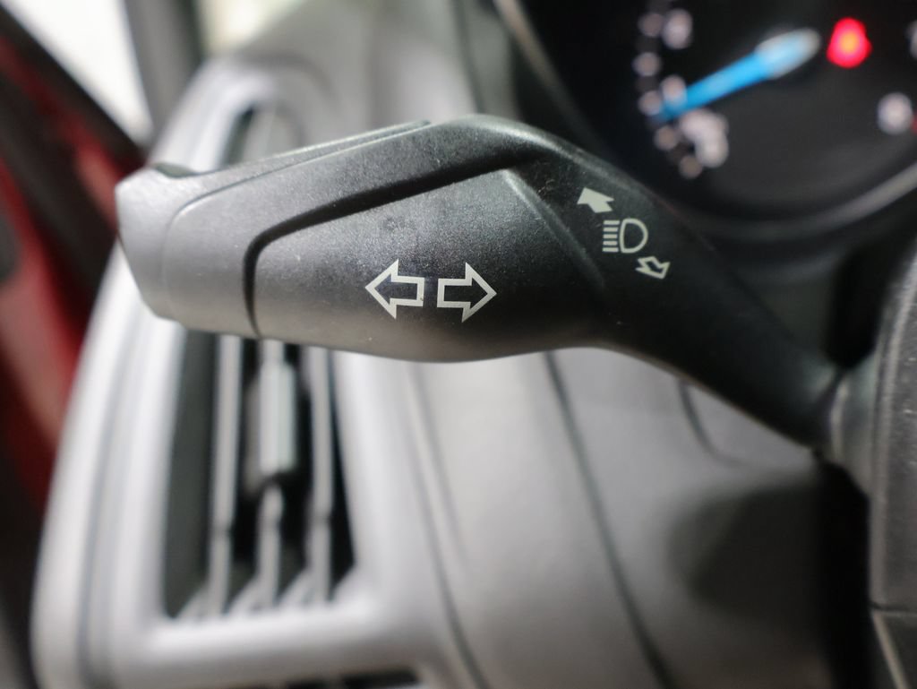 Used 2015 Ford Focus SE w/ SE Cold Weather Package FWD image 36
