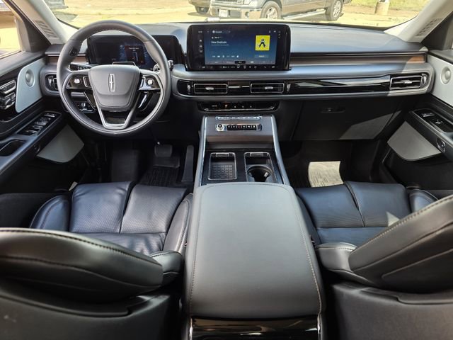 Used 2025 Lincoln Aviator Reserve w/ Luxury Package image 8