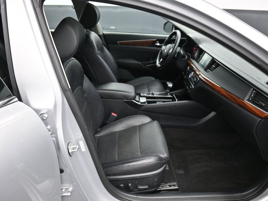 Certified 2017 Kia Cadenza Technology FWD image 24