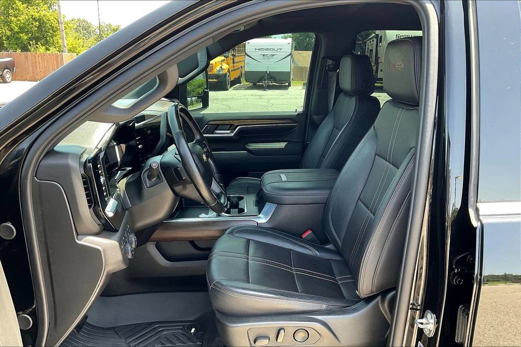 Used 2024 Chevrolet Silverado 2500 High Country AWD/4WD image 23