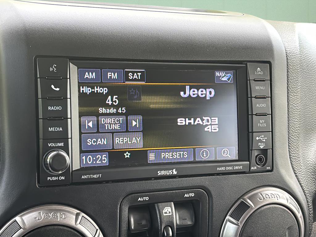 Used 2018 Jeep Wrangler Unlimited Sahara image 30