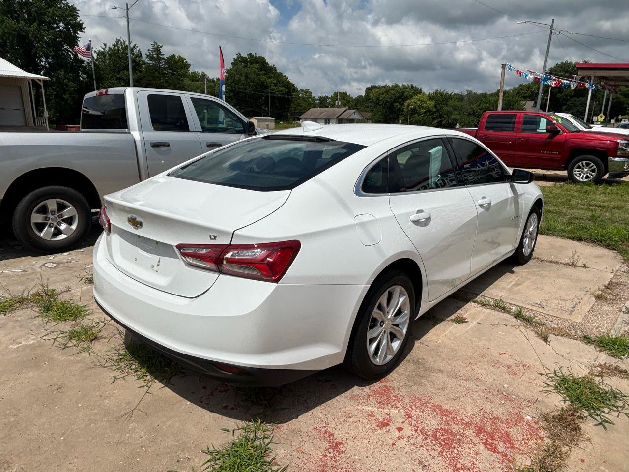 Used 2020 Chevrolet Malibu LT FWD image 4