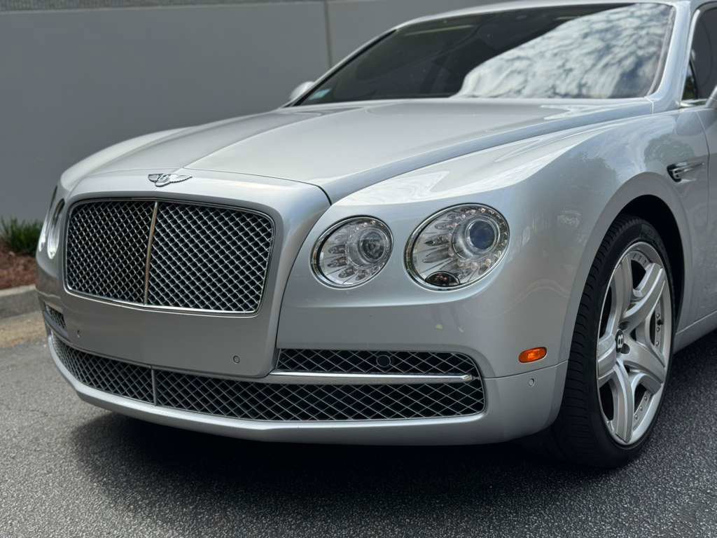 Used 2014 Bentley Flying Spur W12 image 4