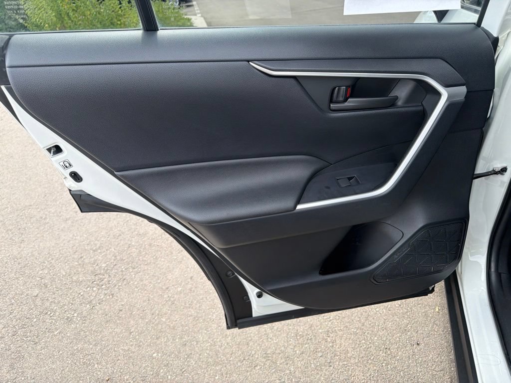 Used 2019 Toyota RAV4 LE w/ Carpet Mat Package AWD/4WD image 19