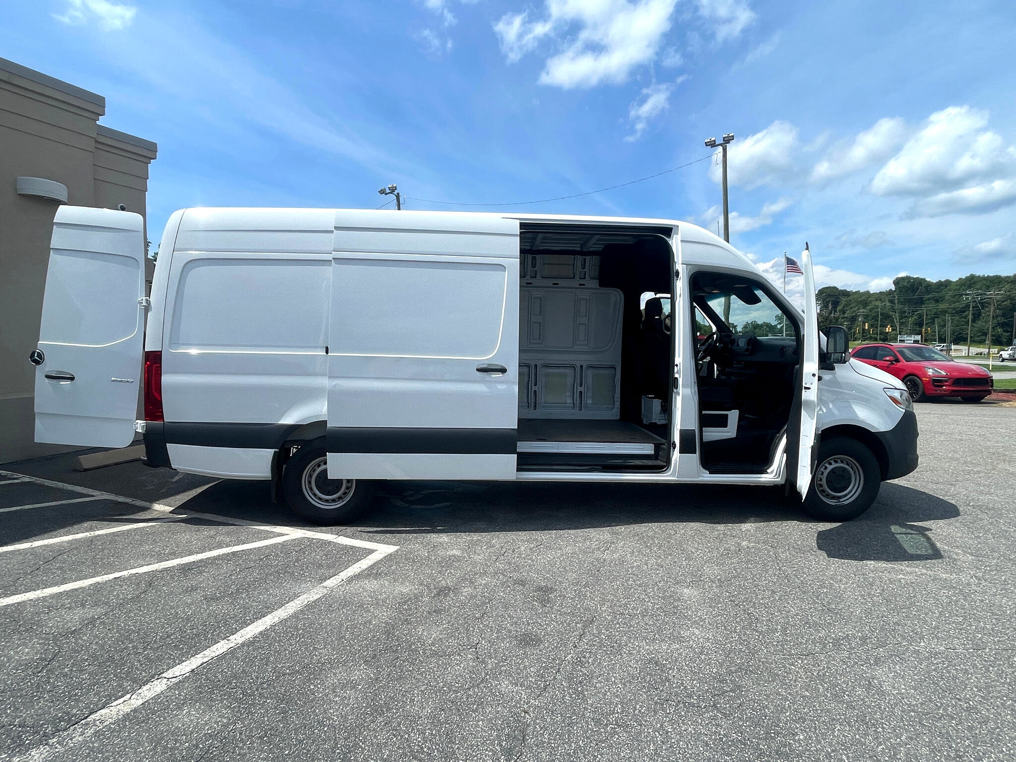 Used 2023 Mercedes-Benz Sprinter 2500 image 12