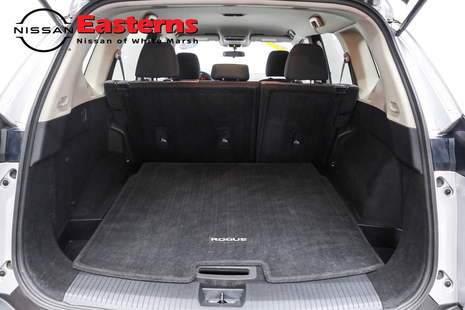 Used 2021 Nissan Rogue SV image 18