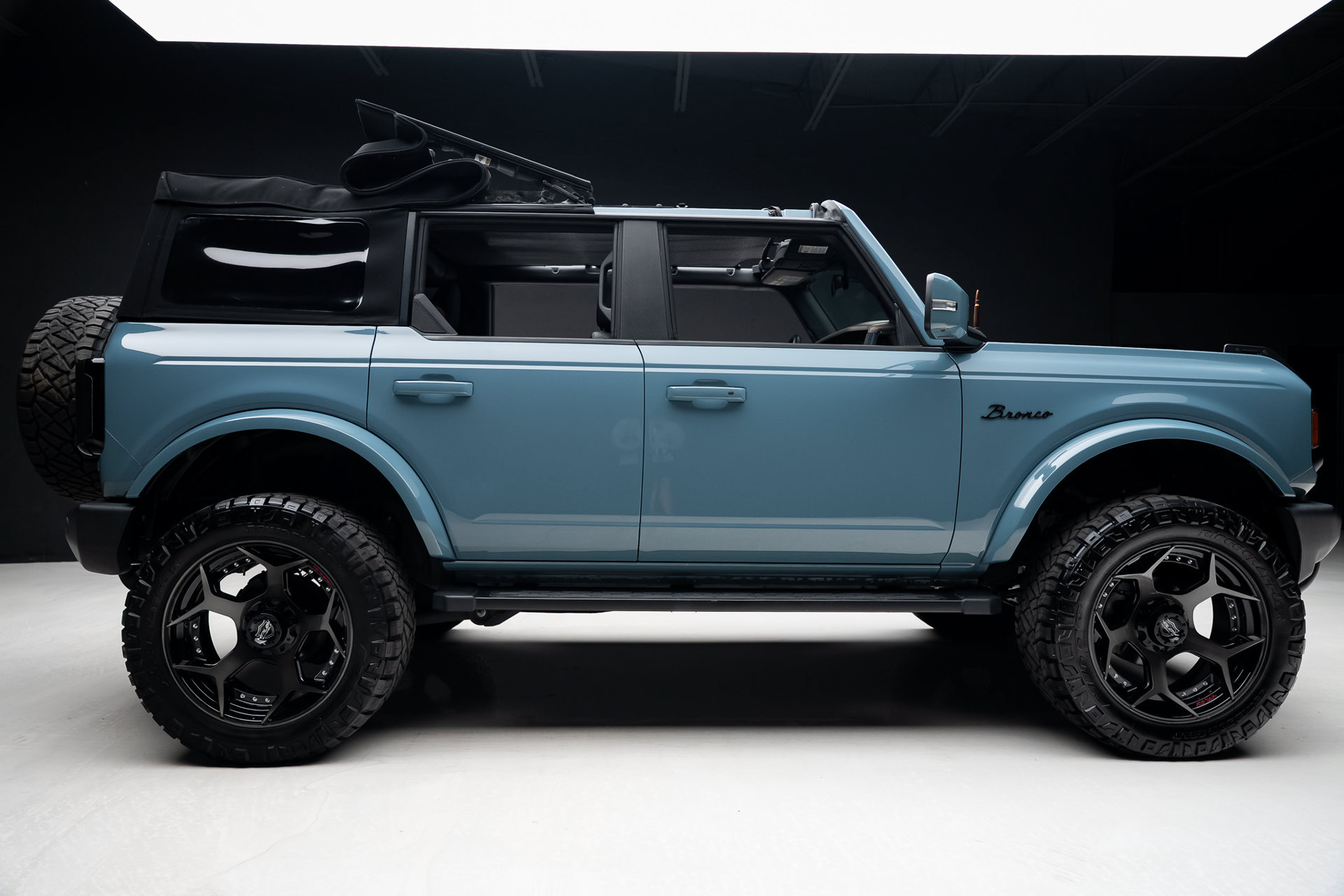 Used 2023 Ford Bronco Outer Banks AWD/4WD image 42