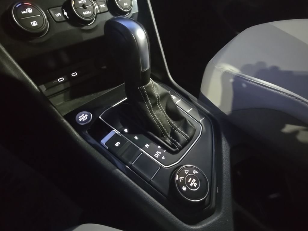 Used 2021 Volkswagen Tiguan SEL image 20