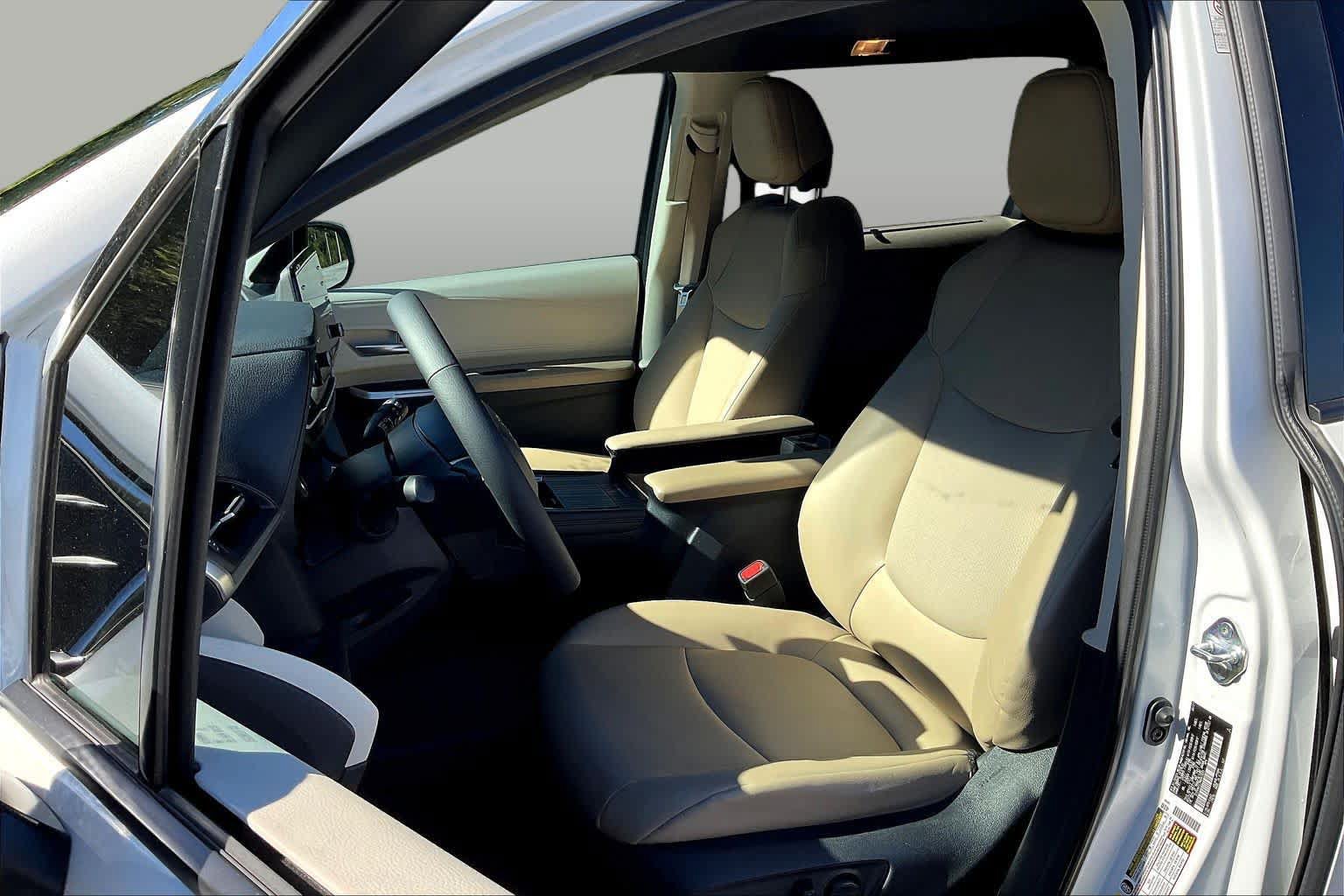 Used 2021 Toyota Sienna XLE FWD image 8