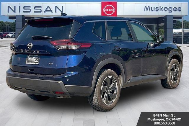 Used 2024 Nissan Rogue SV FWD image 5