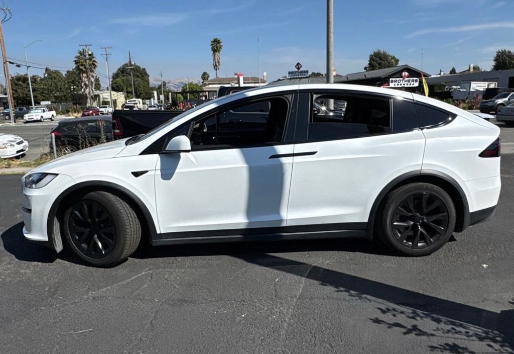 Used 2023 Tesla Model X AWD/4WD image 5
