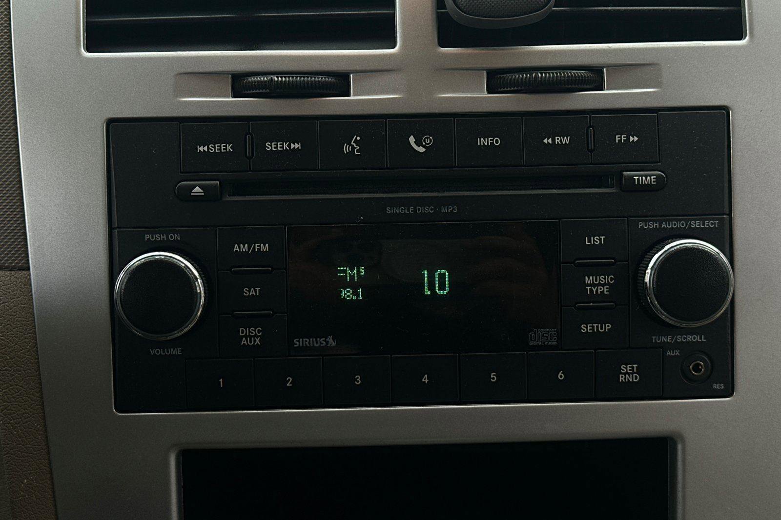 Used 2009 Dodge Caliber SXT image 19