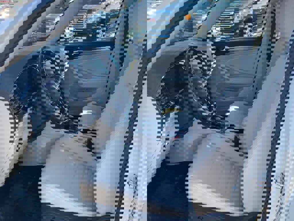 Used 2024 Volkswagen Jetta SE image 13