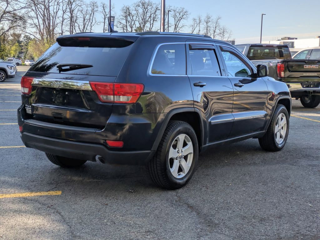 Used 2011 Jeep Grand Cherokee Laredo AWD/4WD image 7