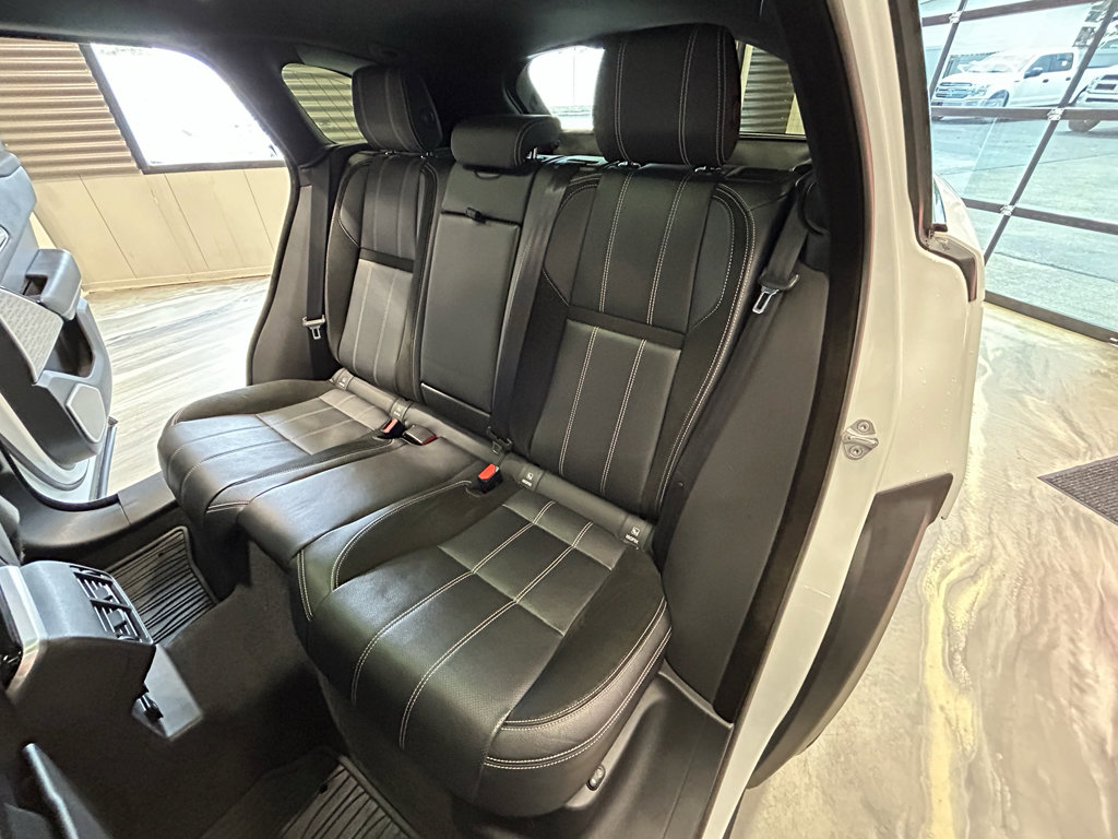Used 2018 Land Rover Range Rover Velar R-Dynamic SE AWD/4WD image 6