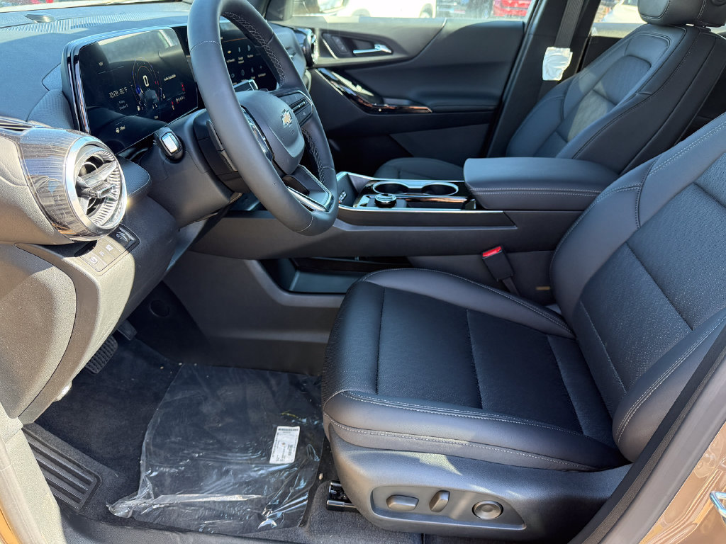 New 2027 Chevrolet Equinox LT w/ Convenience Package II FWD image 14