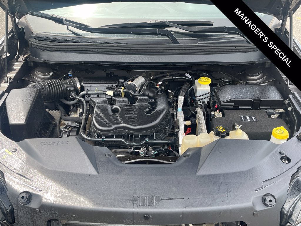 Used 2019 Jeep Cherokee Latitude Plus w/ Comfort/Convenience Group AWD/4WD image 10