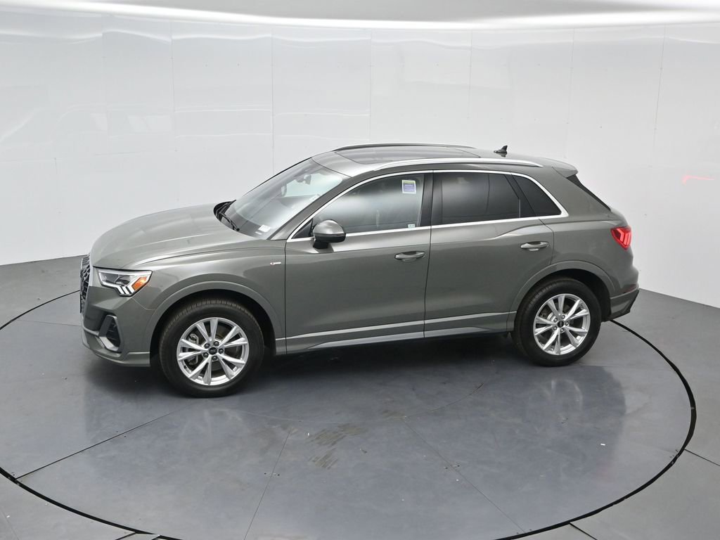 Used 2025 Audi Q3 2.0T Premium image 42